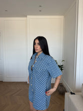 Carica l'immagine nel visualizzatore di Gallery, TUTA CORTA DENIM POIS

