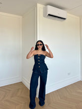 Carica l&#39;immagine nel visualizzatore di Gallery, SET DENIM TOP E JEANS
