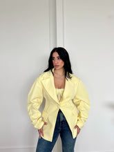 Carica l'immagine nel visualizzatore di Gallery, GIACCA SFIANCATA NOEMI GIALLO
