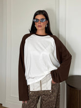 Carica l'immagine nel visualizzatore di Gallery, MAGLIA RAGLAN MARRONE LUMINA
