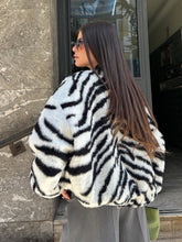 Carica l'immagine nel visualizzatore di Gallery, BOMBER ZEBRA SOFT LUMINA
