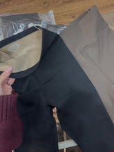 Carica l'immagine nel visualizzatore di Gallery, LEGGINGS TERMICO MARRONE
