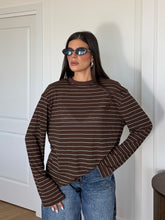 Carica l'immagine nel visualizzatore di Gallery, MAGLIA OVER RIGHE MARRONE
