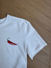 Carica l'immagine nel visualizzatore di Gallery, T-SHIRT “peperoncino” LUMINA
