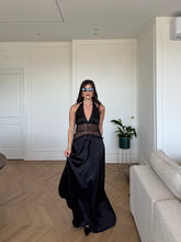 Carica l'immagine nel visualizzatore di Gallery, ABITO LUNGO SATIN CHIC NERO
