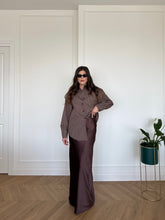 Carica l'immagine nel visualizzatore di Gallery, GONNA LUNGA SATIN MARRONE
