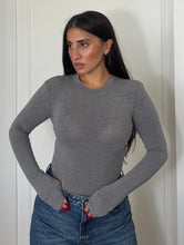 Carica l'immagine nel visualizzatore di Gallery, MAGLIA STRETTA CON SPALLINE GRIGIO
