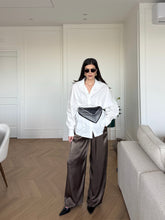 Carica l'immagine nel visualizzatore di Gallery, JOGGER SATIN MARRONE
