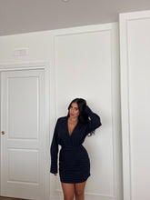 Carica l&#39;immagine nel visualizzatore di Gallery, SET CAMICIA E GONNA GESSATO BLU
