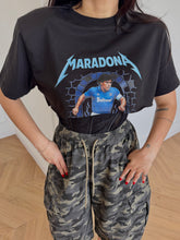 Carica l&#39;immagine nel visualizzatore di Gallery, T-SHIRT CROP MARADONA NERA

