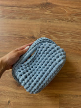 Carica l&#39;immagine nel visualizzatore di Gallery, BAG CROCHET ROSY AZZURRO GLITTER
