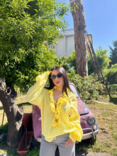 Carica l&#39;immagine nel visualizzatore di Gallery, BLUSA ROSY GIALLO
