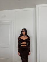 Carica l&#39;immagine nel visualizzatore di Gallery, ABITO CUT OUT PIZZO MARRONE
