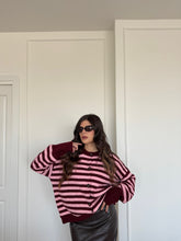 Carica l&#39;immagine nel visualizzatore di Gallery, CARDIGAN RIGHE BORDEAUX/ROSA
