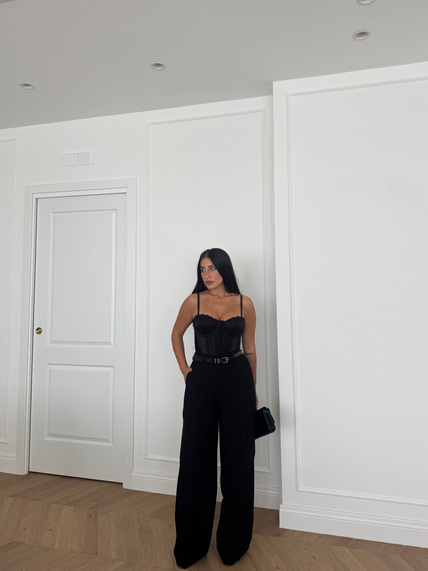 PANTALONI NERO CON CINTURA