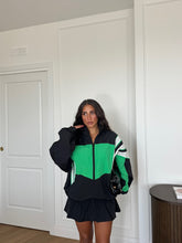 Carica l'immagine nel visualizzatore di Gallery, GIACCA LUNGA COLOR NERO E VERDE
