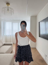 Carica l&#39;immagine nel visualizzatore di Gallery, MINI GONNA PORTAFOGLIO FIORI LILLA
