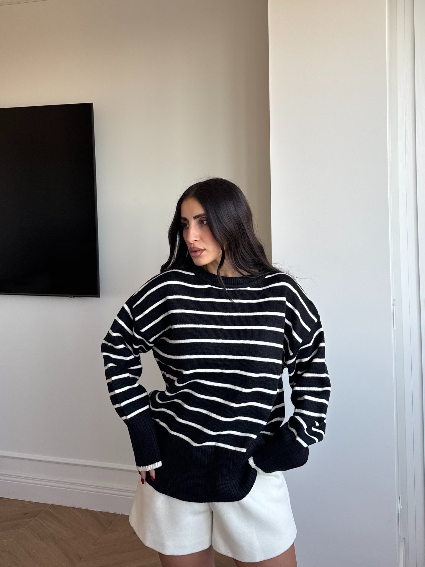 PULL OVER RIGHE NERO/PANNA