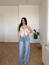 Carica l'immagine nel visualizzatore di Gallery, CORSETTO FIORI ROSA
