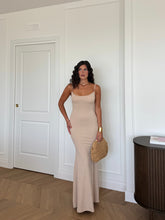 Carica l'immagine nel visualizzatore di Gallery, ABITO SOLEIL BEIGE
