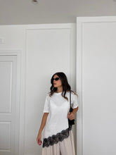 Carica l&#39;immagine nel visualizzatore di Gallery, T-SHIRT PIZZO LUMINA BIANCO
