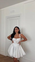 Carica l'immagine nel visualizzatore di Gallery, MINI DRESS DOLL BIANCO

