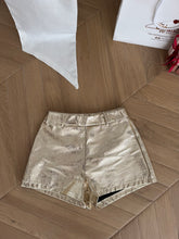 Carica l'immagine nel visualizzatore di Gallery, SHORTS METALLIC GOLD
