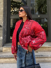 Carica l'immagine nel visualizzatore di Gallery, BOMBER BANDANA LUMINA ROSSO
