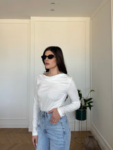 Carica l'immagine nel visualizzatore di Gallery, MAGLIA DRAPPEGGIO SPALLINA BIANCO
