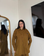 Carica l'immagine nel visualizzatore di Gallery, CAMICIA OVER CAMEL LUMINA
