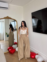 Carica l'immagine nel visualizzatore di Gallery, PANTALONI OVER 7/8 CUOIO
