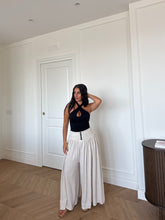 Carica l'immagine nel visualizzatore di Gallery, PANTALONI CORTI NINA BEIGE
