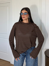 Carica l'immagine nel visualizzatore di Gallery, MAGLIA OVER RIGHE MARRONE
