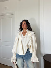 Carica l'immagine nel visualizzatore di Gallery, BLUSA CAMY PANNA

