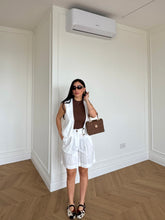 Carica l&#39;immagine nel visualizzatore di Gallery, SET GILET E SHORTS BIANCO
