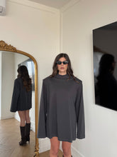 Carica l'immagine nel visualizzatore di Gallery, MAGLIA VESTITO OVER MEZZO COLLO GRIGIO
