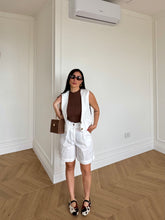 Carica l&#39;immagine nel visualizzatore di Gallery, SET GILET E SHORTS BIANCO
