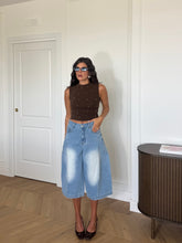 Carica l'immagine nel visualizzatore di Gallery, BERMUDA OVER JEANS CHIARO
