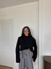 Carica l'immagine nel visualizzatore di Gallery, MAGLIA CROPPED MEZZO COLLO (vari colori)
