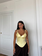 Carica l'immagine nel visualizzatore di Gallery, TOP BUSTIER IN RASO 
GIALLO
