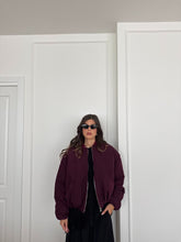 Carica l&#39;immagine nel visualizzatore di Gallery, BOMBER BORDEAUX LUMINA
