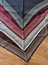 Carica l'immagine nel visualizzatore di Gallery, FOULARD FANTASIA
