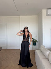 Carica l'immagine nel visualizzatore di Gallery, ABITO LUNGO SATIN CHIC NERO
