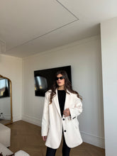 Carica l'immagine nel visualizzatore di Gallery, GIACCA CAPPOTTO JUST PANNA
