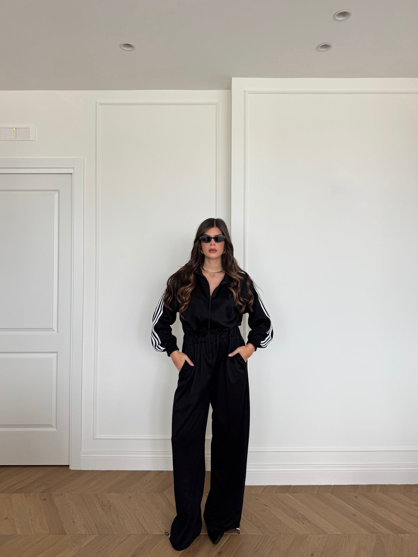 TUTA INTERA ADI NERA