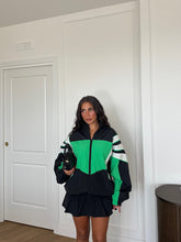 Carica l'immagine nel visualizzatore di Gallery, GIACCA LUNGA COLOR NERO E VERDE

