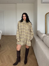Carica l'immagine nel visualizzatore di Gallery, ABITO CAMICIA QUADRI GIALLO
