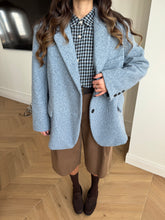 Carica l'immagine nel visualizzatore di Gallery, GIACCA/CAPPOTTO BOUCLE JUST AZZURRO
