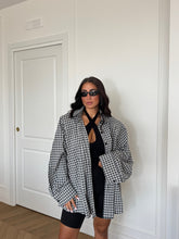 Carica l'immagine nel visualizzatore di Gallery, CAMICIA OVER QUADRETTI NERA

