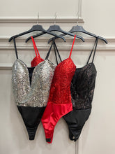 Carica l&#39;immagine nel visualizzatore di Gallery, BODY SCOLLO A V PAILLETTES
